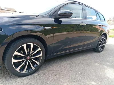Usata Fiat Tipo Lounge 120 CV (88 kW) 2017 Nero Station wagon
