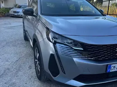 Usata Peugeot 3008 131 CV (96 kW) 2023 Grigio SUV