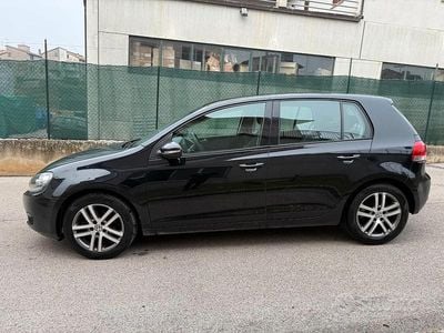 Usata VW Golf VI Comfortline 105 CV (77 kW) 2010 Nero Utilitaria