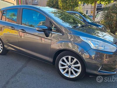 Usata Ford B-MAX 95 CV (69 kW) 2015 Grigio Monovolume