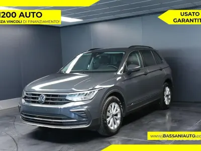 Gebraucht VW Tiguan Life 150 PS (110 kW) 2023 Grau SUV