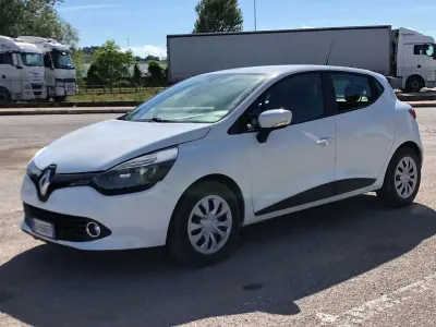Usata Renault Clio IV 73 CV (53 kW) 2014 Bianco Berlina