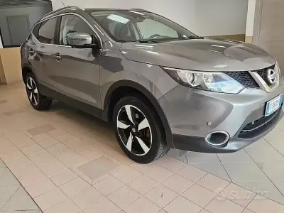 Usata Nissan Qashqai N-Connecta 131 CV (96 kW) 2017 Grigio SUV