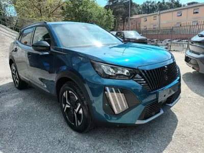 Usata Peugeot 2008 Allure 131 CV (96 kW) 2025 Blu SUV