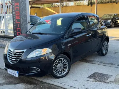 Usado Lancia Ypsilon S 69 HP (50 kW) 2011 Preto Citadino