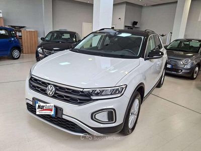 Usata VW T-Roc Life 116 CV (85 kW) 2022 Beige SUV