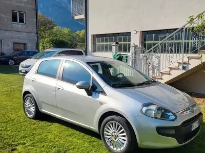 Usata Fiat Punto Evo 65 CV (47 kW) 2011 Grigio Utilitaria