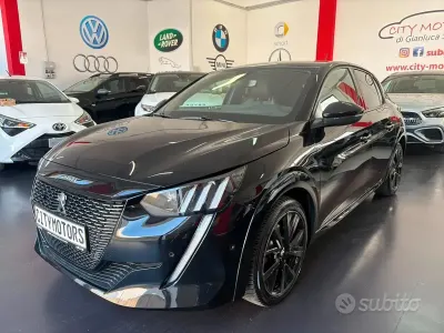 Usata Peugeot 208 GT 102 CV (75 kW) 2023 Nero Utilitaria