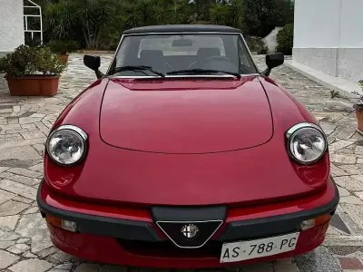 Usata Alfa Romeo Spider Quadrifoglio Verde 125 CV (91 kW) 1989 Rosso Cabrio