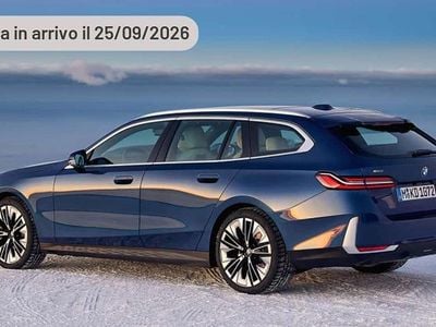 Nuova BMW 530e 299 CV (219 kW) 2025 Argento Station wagon