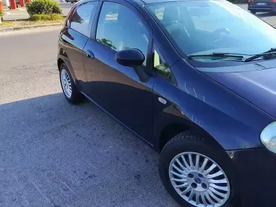 Usata Fiat Grande Punto Dynamic 90 CV (66 kW) 2007 Bluazzurro Utilitaria