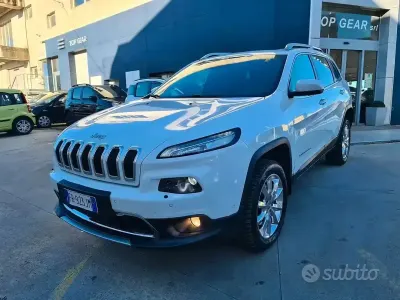 Usata Jeep Cherokee Limited 200 CV (147 kW) 2015 Bianco SUV