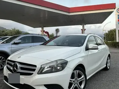 Usata Mercedes A200 136 CV (100 kW) 2012 Bianco Utilitaria