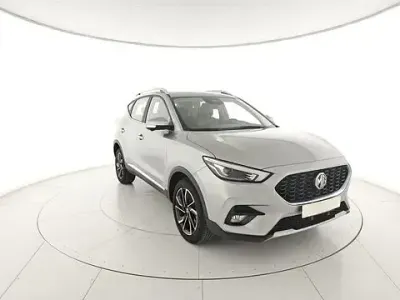 Usata MG ZS Luxury 106 CV (77 kW) 2024 Argento SUV