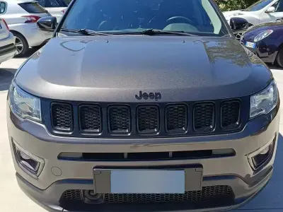 Usata Jeep Compass 140 CV (102 kW) 2018 Grigio SUV
