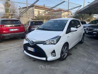 Usata Toyota Yaris Hybrid Style 101 CV (74 kW) 2017 Bianco Berlina