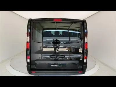 Usata Renault Trafic 150 CV (110 kW) 2024 Grigio scuro Monovolume