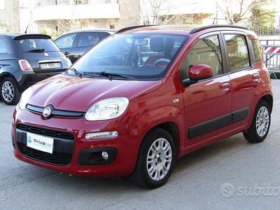 Usata Fiat Panda Lounge 69 CV (50 kW) 2015 Rosso Utilitaria