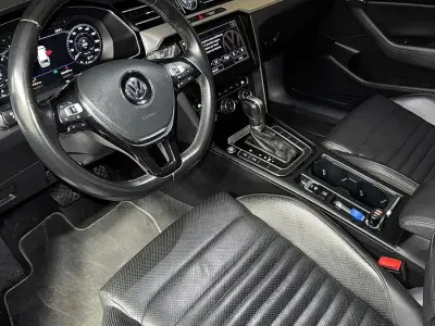 Usata VW Passat 190 CV (139 kW) 2019 Marrone Station wagon