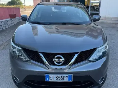 Usata Nissan Qashqai Tekna 131 CV (96 kW) 2014 Grigio SUV