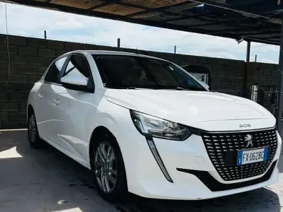 Usata Peugeot 208 Active 75 CV (55 kW) 2020 Utilitaria