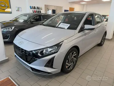 Uusi Hyundai i20 100 HP (73 kW) 2026 Harmaa Viistoperä