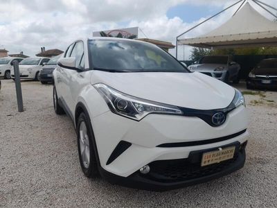 Usata Toyota C-HR Style 122 CV (89 kW) 2018 Bianco SUV