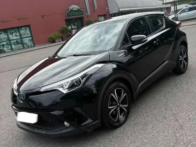 Usata Toyota C-HR Active 98 CV (72 kW) 2018 Nero SUV