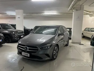 Usata Mercedes B200 150 CV (110 kW) 2022 Grigio Utilitaria