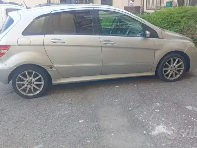 Usata Mercedes B200