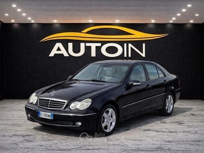 Usata Mercedes C220 Elegance 143 CV (105 kW) 2003 Blu Coupé
