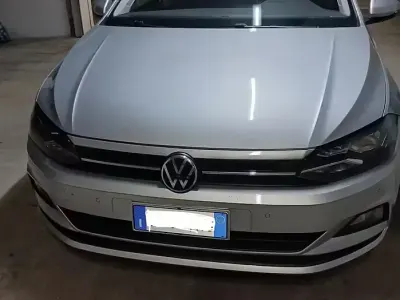 Usata VW Polo 39 CV (28 kW) 2021 Grigio Utilitaria