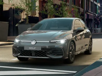 Nuova VW Golf VIII R-line Plus 150 CV (110 kW) 2026 Urano grey Berlina