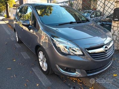 Usata Opel Meriva 2017 Grigio Monovolume