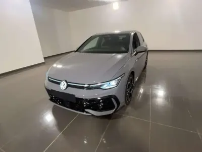 Nuova VW Golf VIII R-line Plus 150 CV (110 kW) 2026 Grigio Berlina