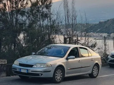 Usata Renault Laguna II 120 CV (88 kW) 2005 Grigio Berlina