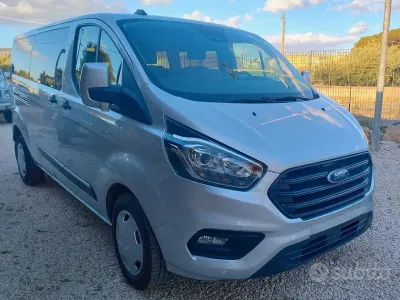 Usata Ford Transit Custom Trend 105 CV (77 kW) 2022 Grigio Station wagon