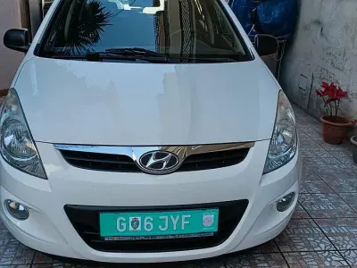 Usata Hyundai i20 78 CV (57 kW) 2011 Bianco Utilitaria