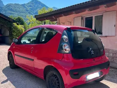 Second-hand Citroën C1 68 CP (50 kW) 2006 Roșu Hatchback