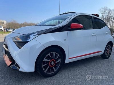 Usata Toyota Aygo Connect Style 72 CV (52 kW) 2019 Bianco Utilitaria