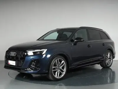 Usata Audi Q7 S-Line 286 CV (210 kW) 2024 Grigio waitomo metallizzato SUV