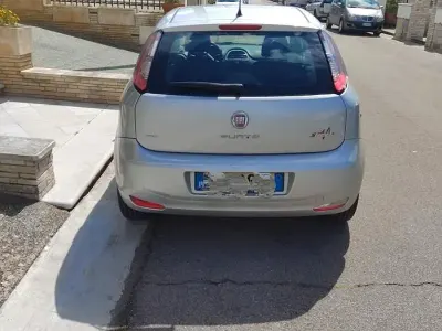 Usata Fiat Punto 75 CV (55 kW) 2014 Grigio Utilitaria