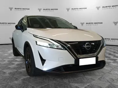 Usata Nissan Qashqai 158 CV (116 kW) 2024 Bianco / metallizzato SUV