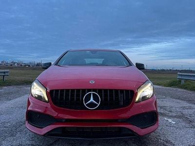 Usata Mercedes A180 Premium 109 CV (80 kW) 2017 Rosso Utilitaria