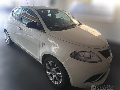 Usata Lancia Ypsilon Platinum 69 CV (50 kW) 2016 Bianco Utilitaria