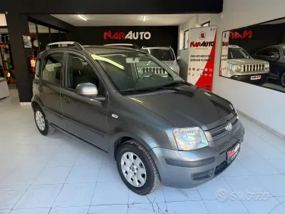 Usado Fiat Panda Dynamic 69 CV (50 kW) 2012 Gris Utilitario