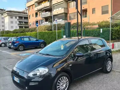 Usata Fiat Punto Street 77 CV (56 kW) 2017 Blu Utilitaria