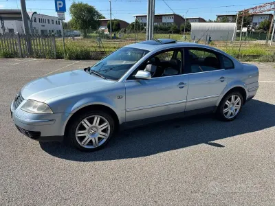 Usata VW Passat Highline 193 CV (141 kW) 2001 Grigio Berlina