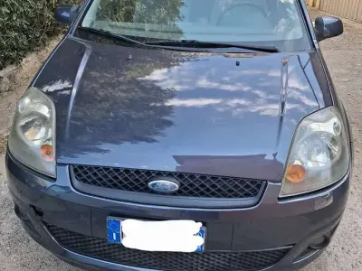 Usata Ford Fiesta Titanium 68 CV (50 kW) 2006 Utilitaria