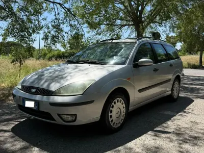 Usata Ford Focus Ambiente 100 CV (73 kW) 2003 Argento Station wagon